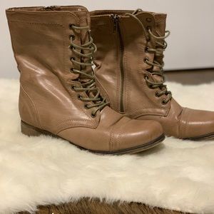 Madden girl combat boot- tan